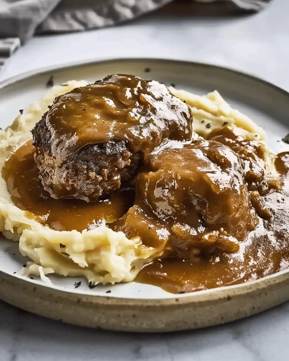 Slow Cooker Salisbury Steak: Easy Comfort Food with Turkey Bacon