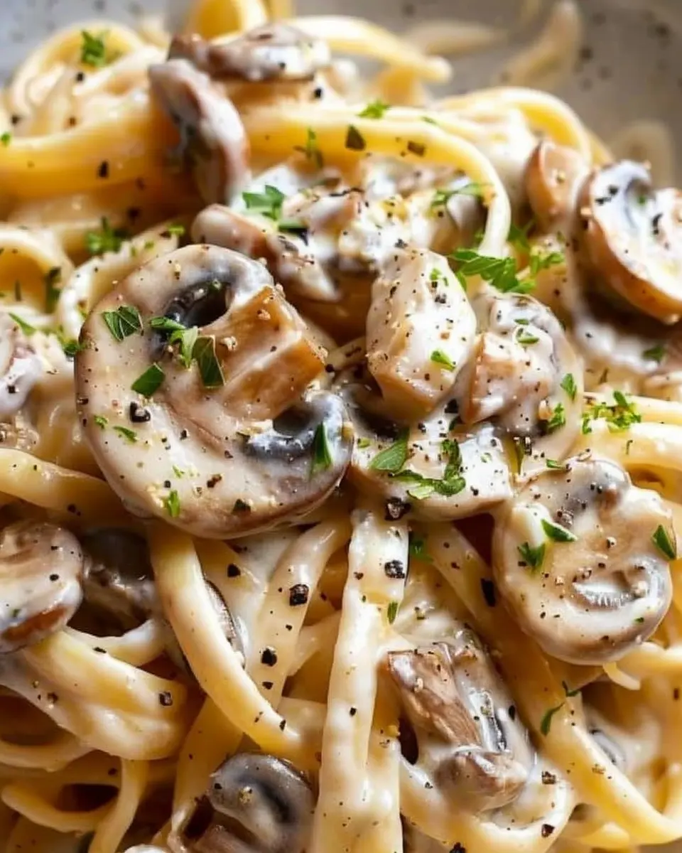 Creamy Mushroom Pasta with Turkey Bacon: A Comforting Indulgence